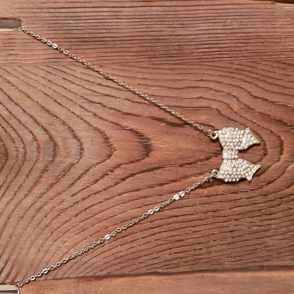 Bow rhinestone necklace